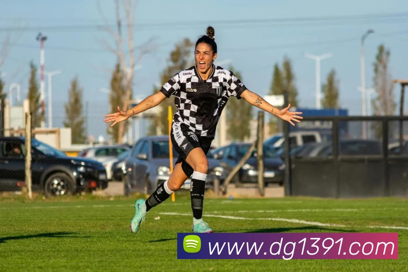 英冠积分榜2024至2025领跑争夺升级升降级悬念延续